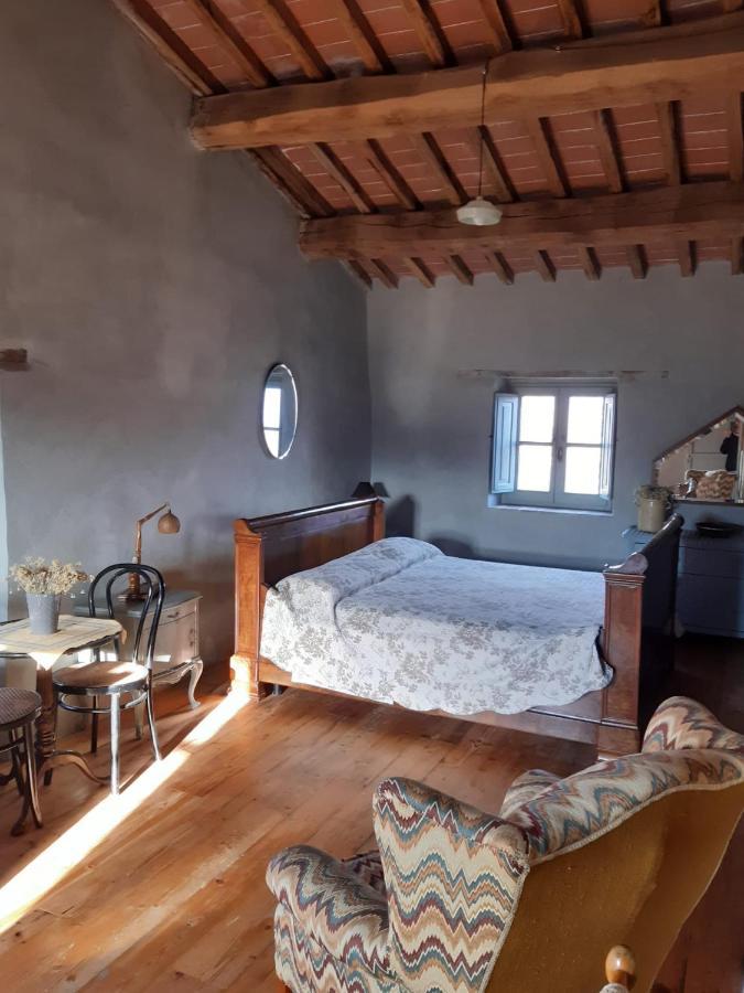 Borgo Cardaneto Bed & Breakfast Montone  Bagian luar foto