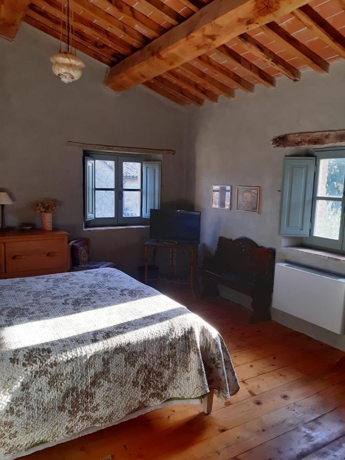 Borgo Cardaneto Bed & Breakfast Montone  Bagian luar foto