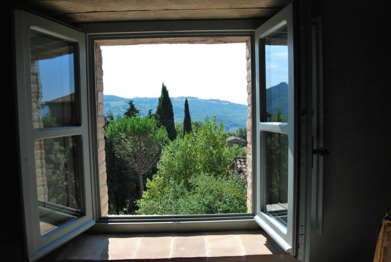 Borgo Cardaneto Bed & Breakfast Montone  Bagian luar foto
