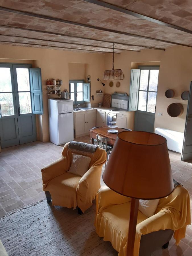 Borgo Cardaneto Bed & Breakfast Montone  Bagian luar foto