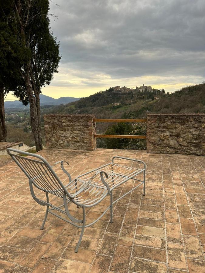 Borgo Cardaneto Bed & Breakfast Montone  Bagian luar foto