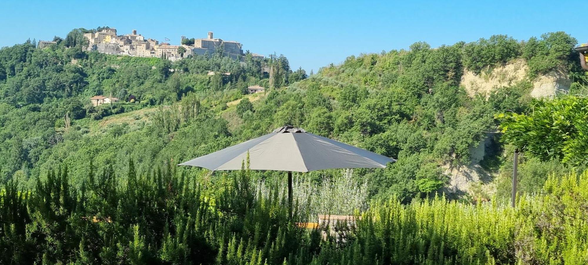 Borgo Cardaneto Bed & Breakfast Montone  Bagian luar foto